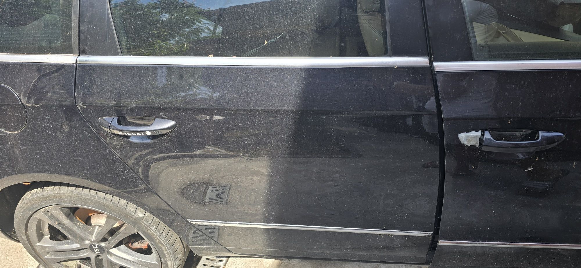 Usa fata dreapta si spate stanga vw passat B6 break