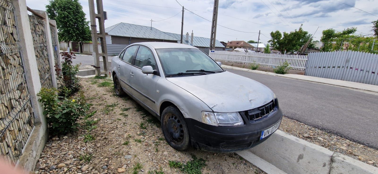 Vând passat 2001 motor 1.9 115 cai , cu acte valabile