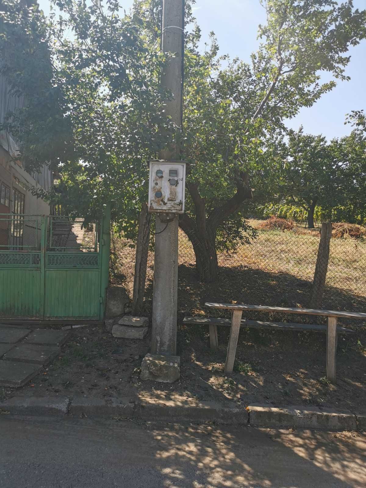 Дворно място с проект за къща