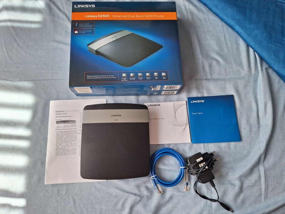Router Wireless Linksys E2500, N 600 Mbps, Dual Band, 4 x 10/100 Mbps
