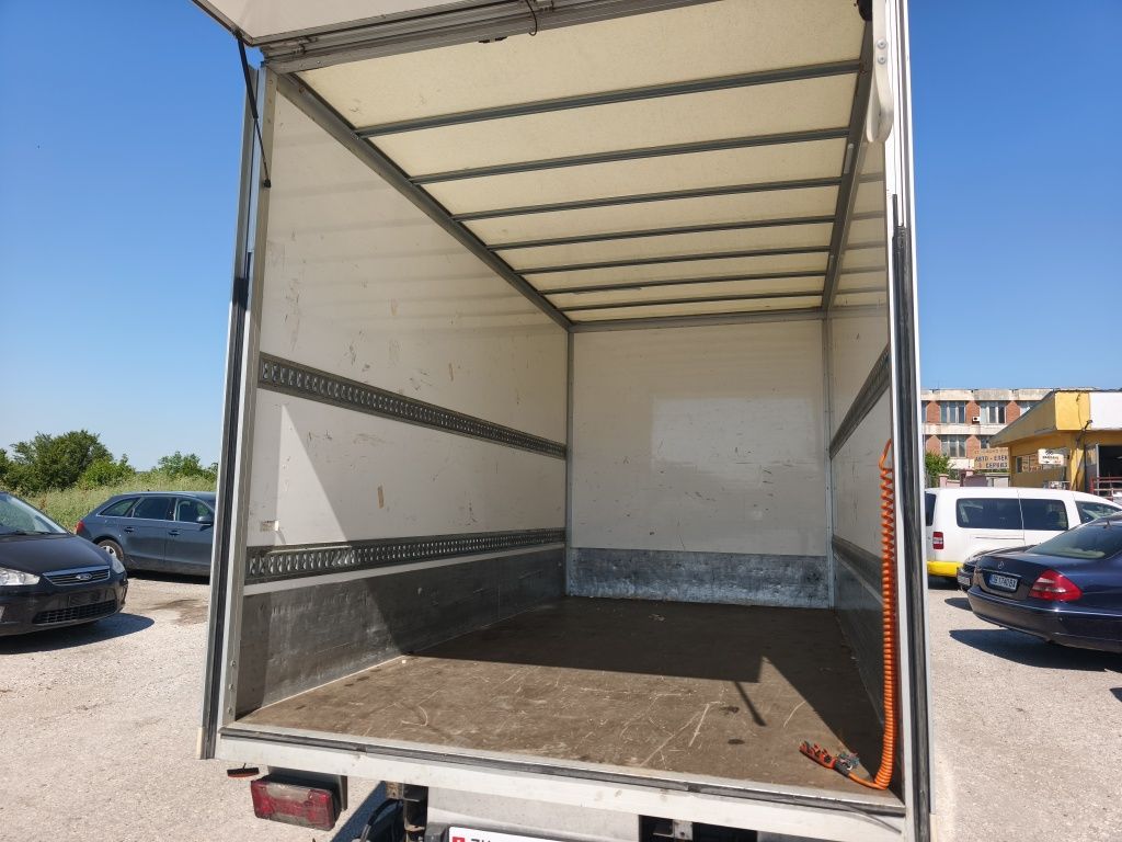 Продавам фургон за Iveco 35S18 2019г междуосие 3,75 от Швейцария