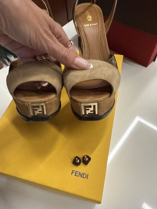 Сандали Fendi кожа+ бук