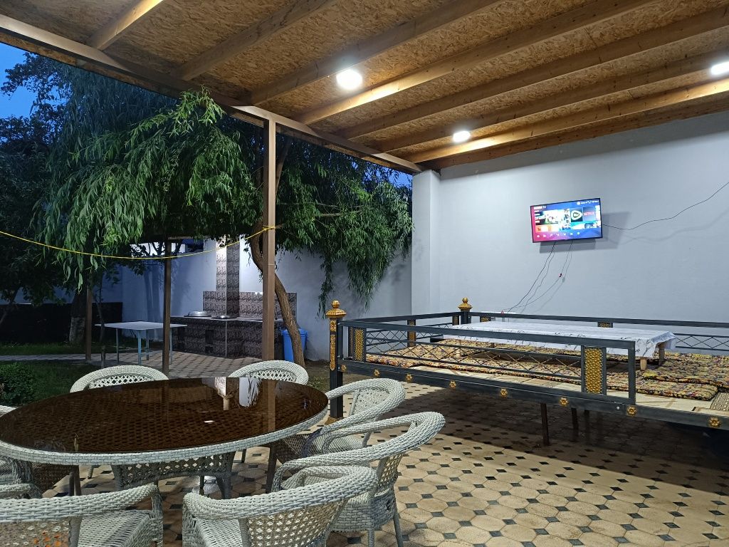 Dacha burchmulloda plyajga yaqin joylasgan hama sharoiti bor