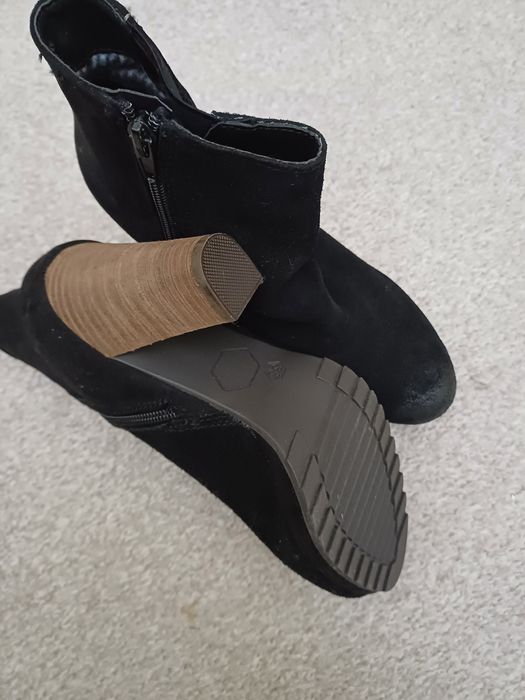 Botine negre  Venturini , piele intoarsa, nr. 38