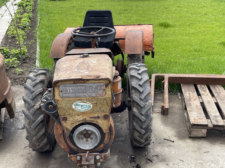 PASQUALI Vând tractoraș articulat