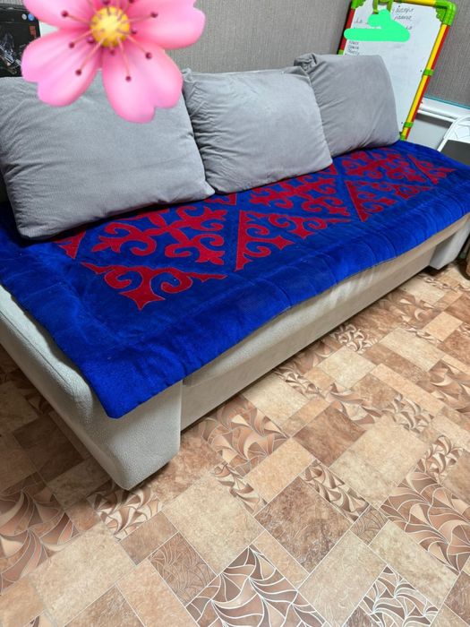 Продам срочно Диван , тахта