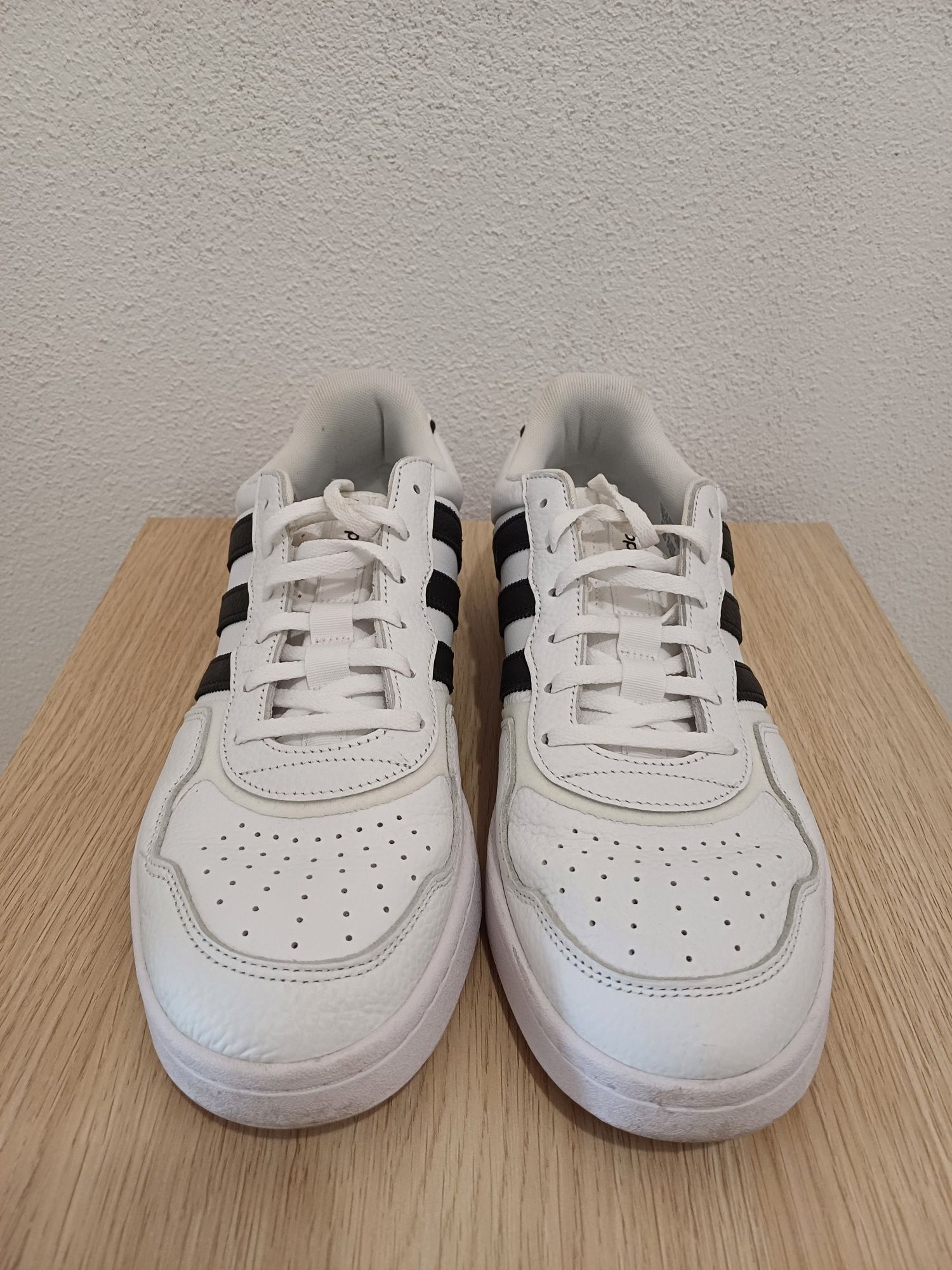 Маратонки Adidas Courtic - размер 46 2/3