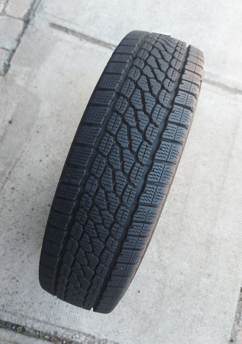 O bucată 205/75 R16C M+S iarnă - Firestone Yokohama Sportiva