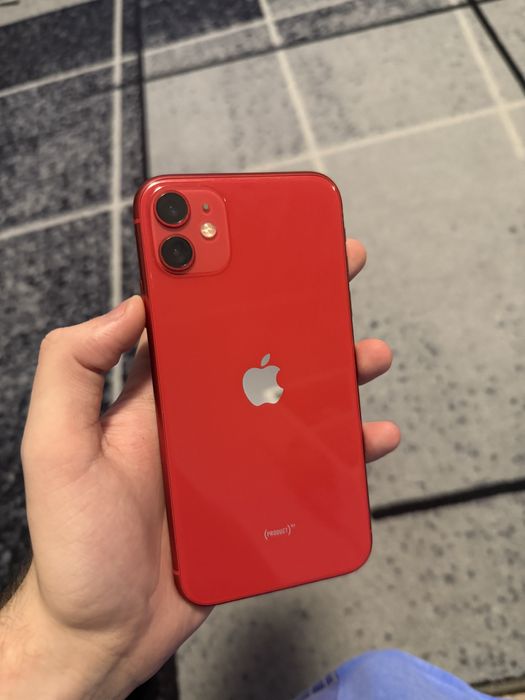 iPhone 11 64гб червен с кутия