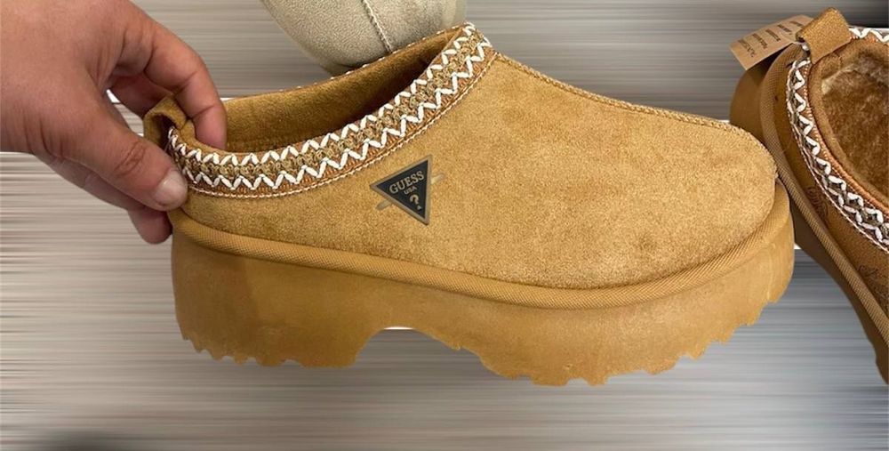 Saboți îmblăniți tip UGG