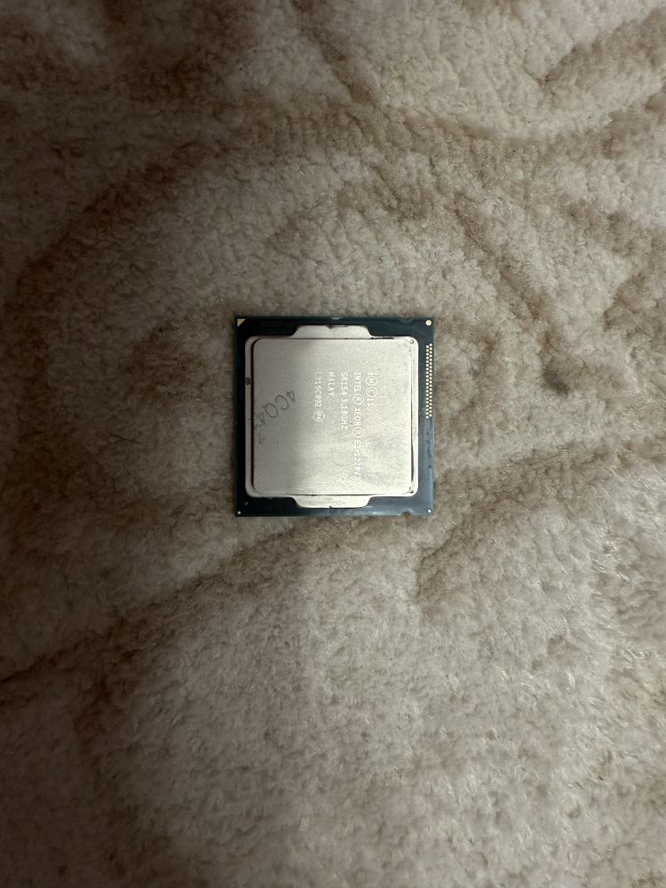 Intel xeon E3-1220v3