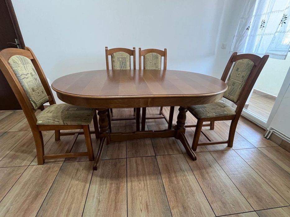 Masa lemn masiv extensibila cu 6 scaune