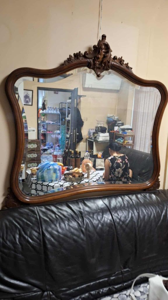 Продавам старинни мебели