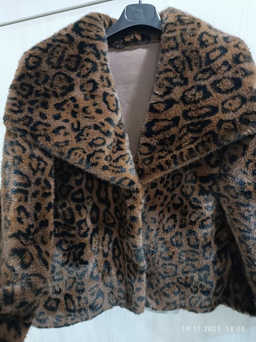 Палто тигрово  размер Л