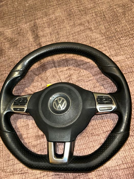 Vând volan vw R line