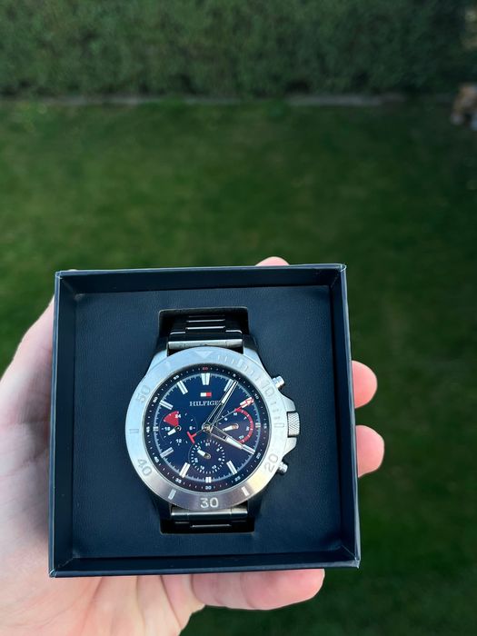 Часовник Tommy Hilfiger