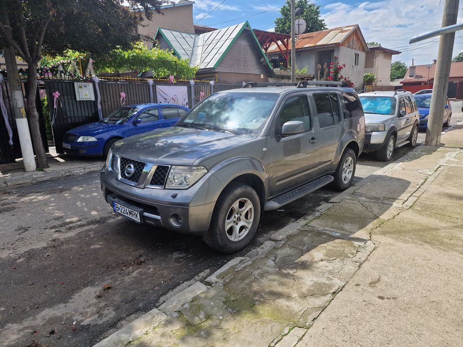 Vând Nissan Pathfinder r51