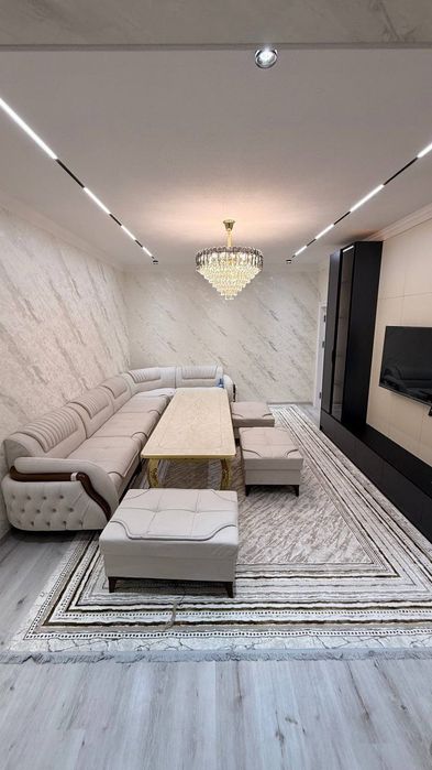 Uchtepa xokimyat yonida Amaliy fanlar bilan yonma yon