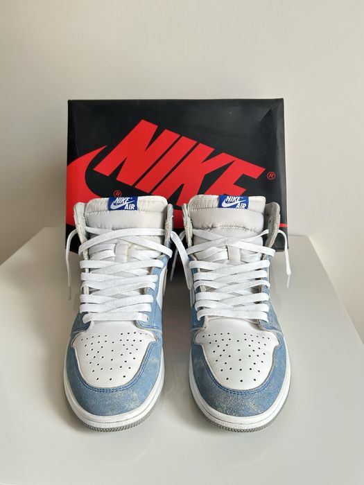 Jordan 1 Hyper Royal