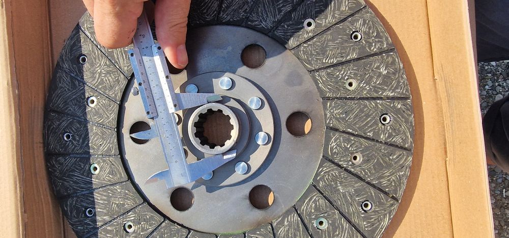 Disc ambreiaj tractor fiatTractor
Serie: Classique fiat 
1000, 1000DT,