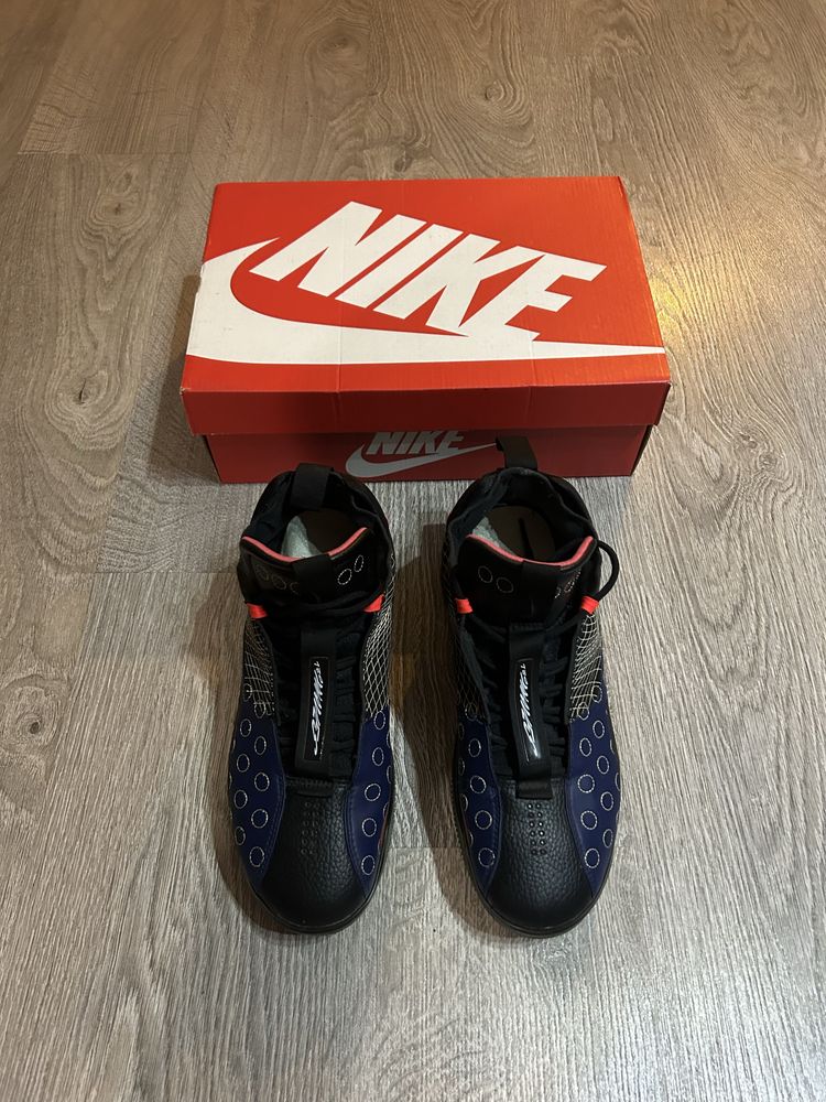 Маратонки NIKE 42 26,5