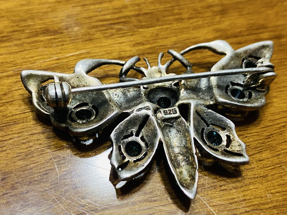 Vand beisa din argint fluture vu marcasire si pietre