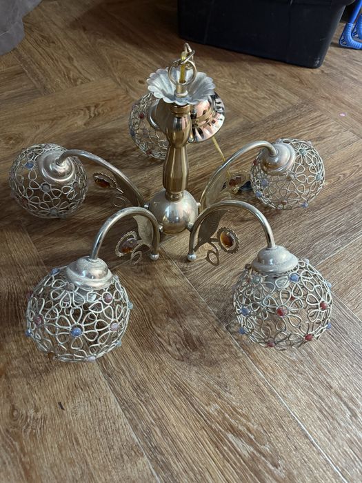 Продам люстру как на фото цена 10000т.