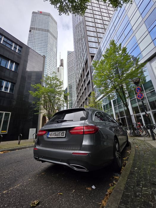 Mercedes-Benz E220d Pachet AMG