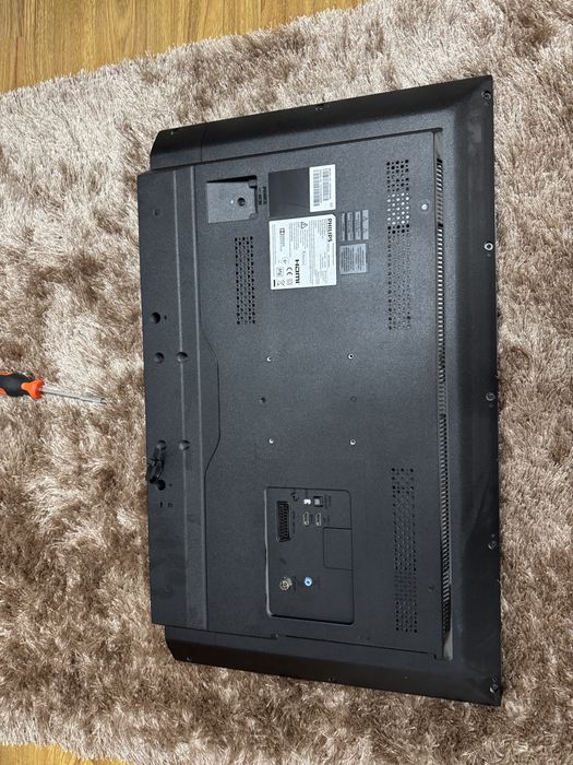 Se vinde televizor philips stare perfecta 80cm functioneaza perfrct