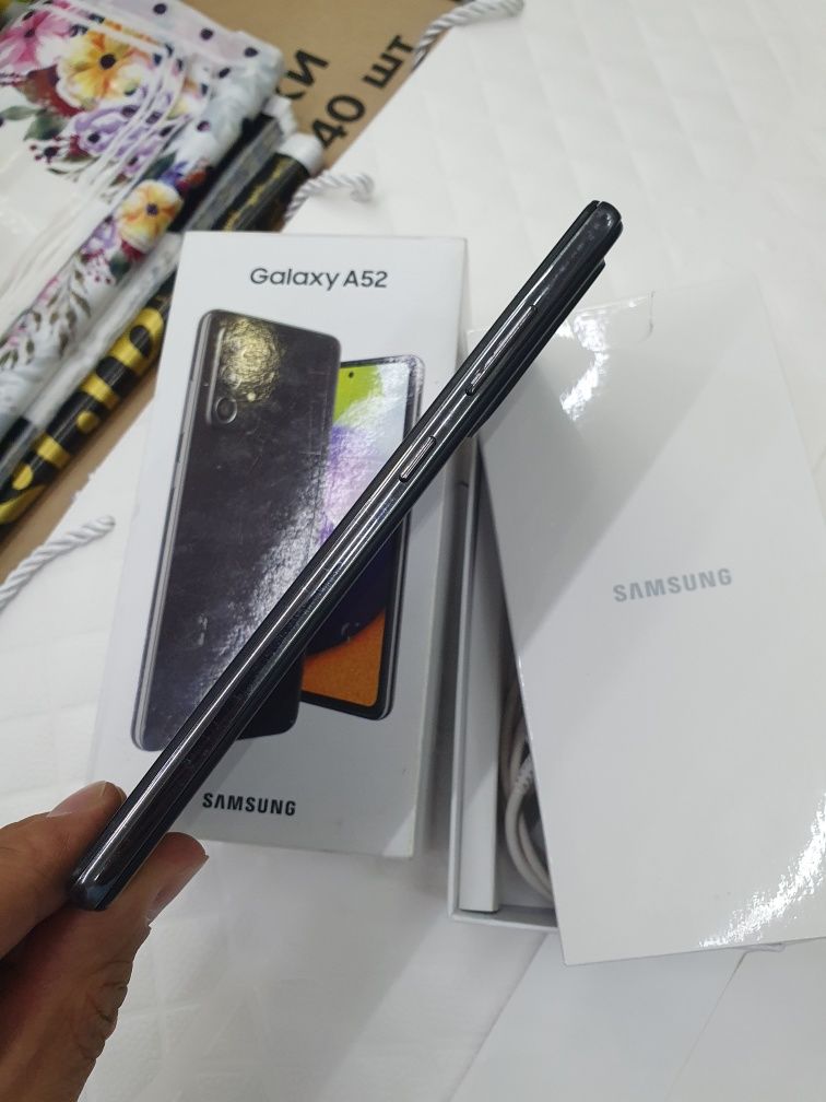 Samsung A52 8/128Gb продам