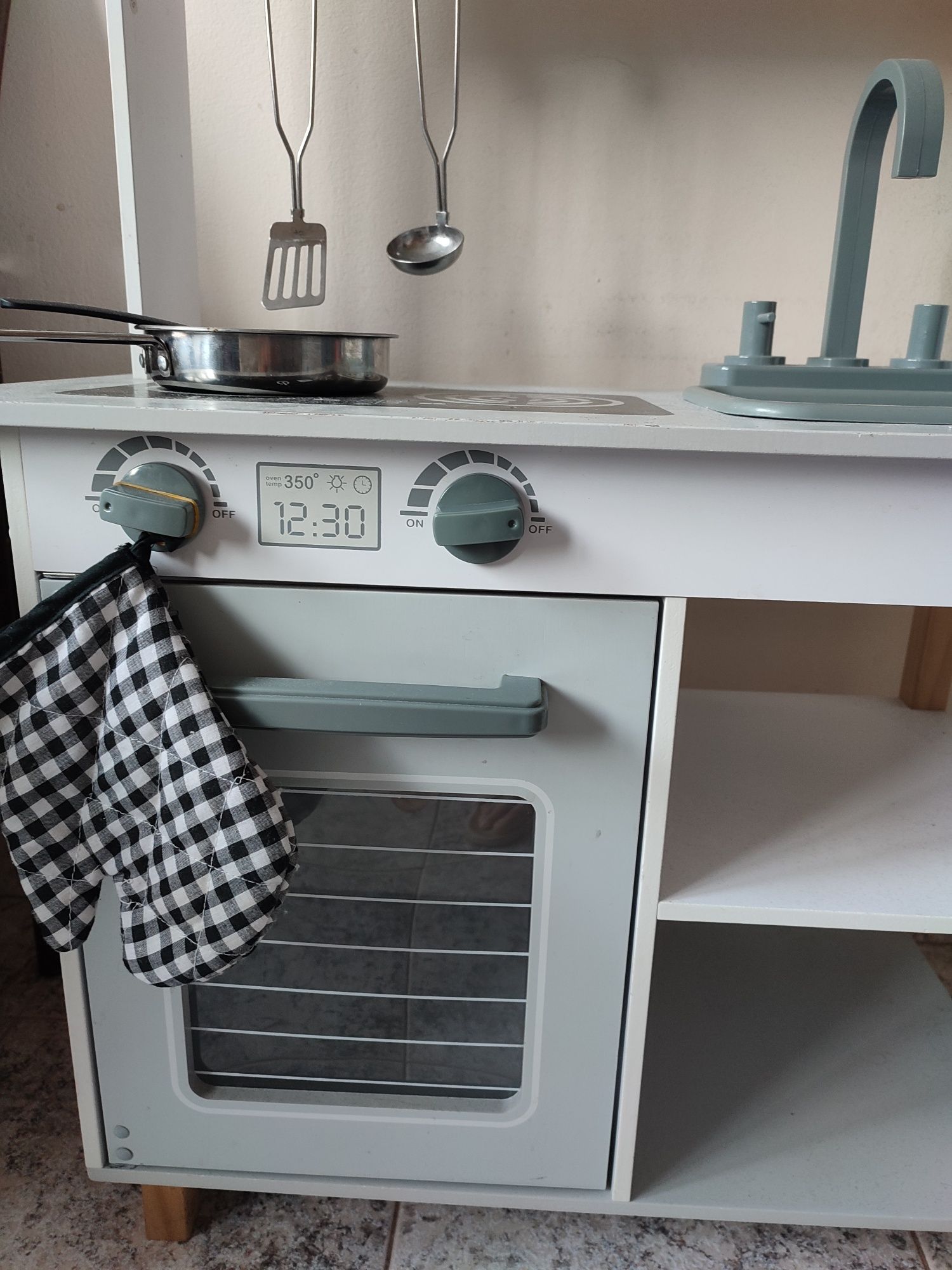 Дървена детска кухня