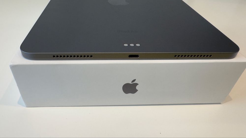 Pachet Apple iPad 5th M1, 64GB, Wi-fi + Pencil gen. 2 + Combo Touch