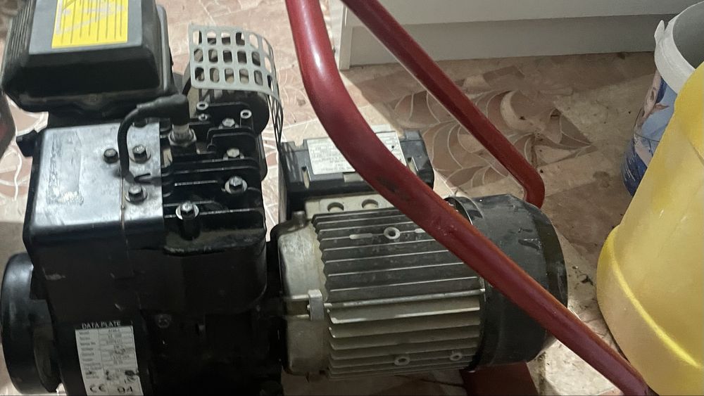 Бензиновый генератор 1.2 кв