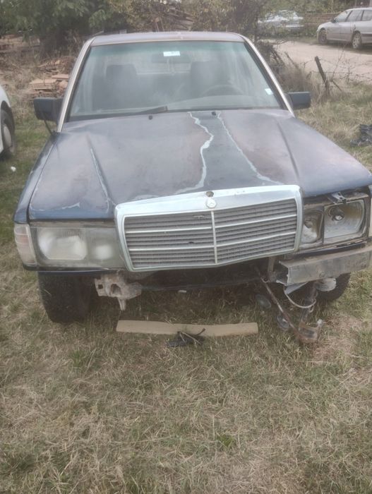 Мерцедес 190 D на части