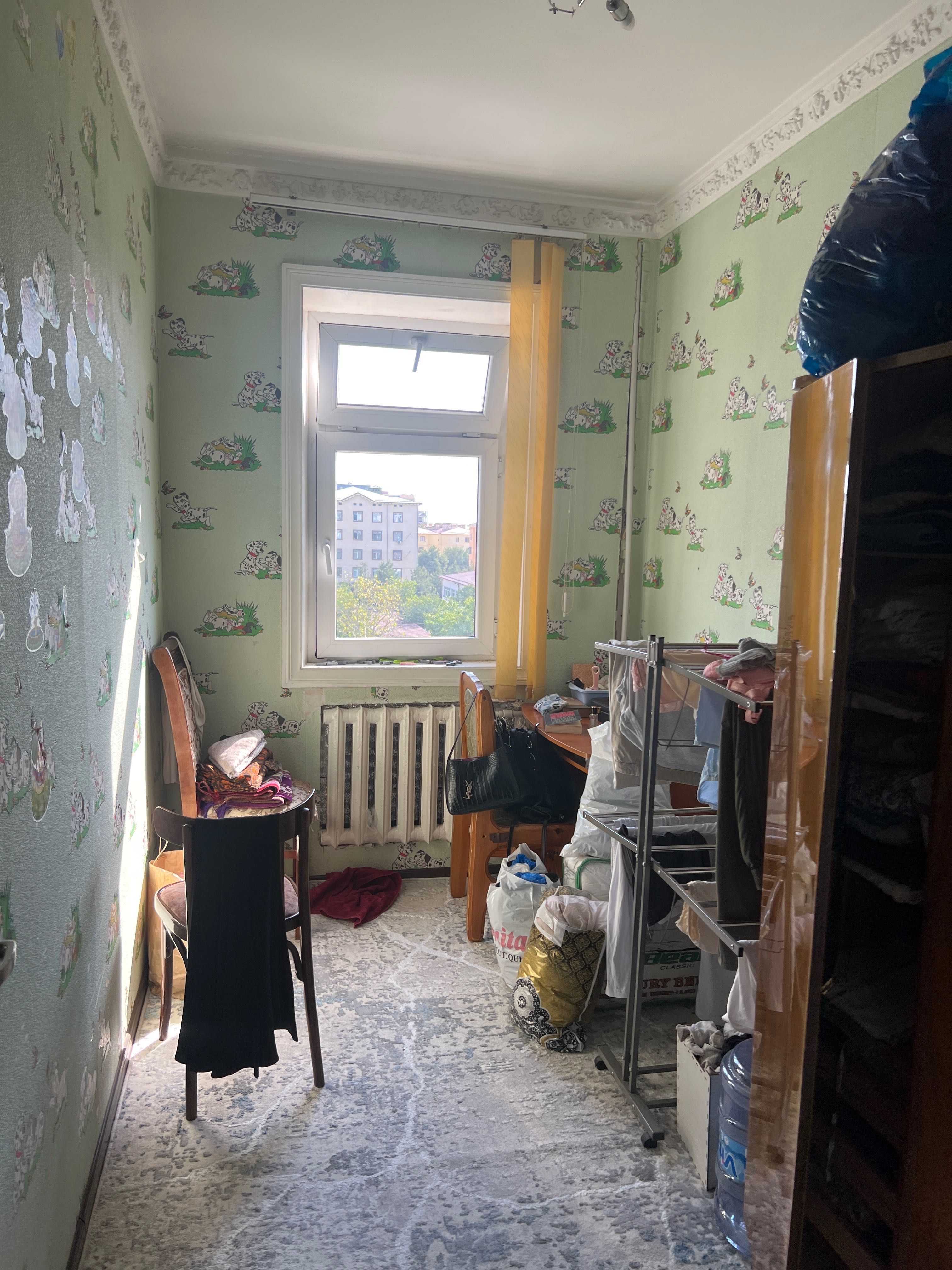 Продаю четырех комнатную квартиру хорошая локация для проживания