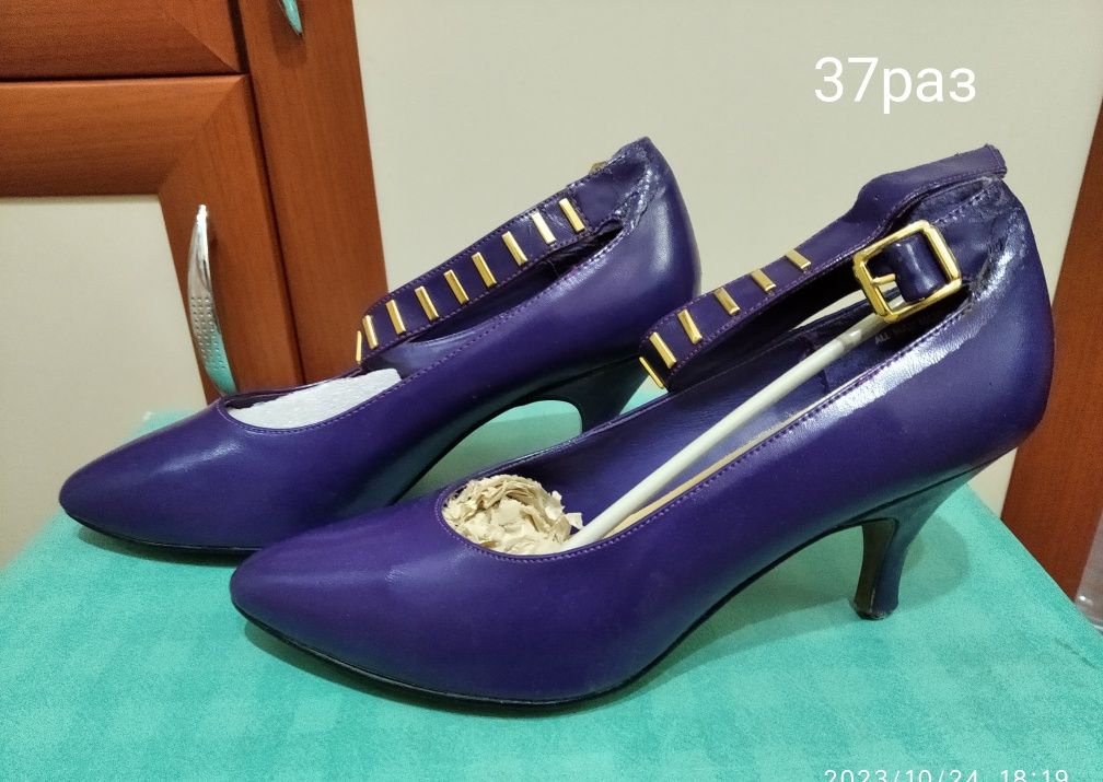 Обувь женские. Размеры есть в фото. Цена с 10000 до 50000 сум.