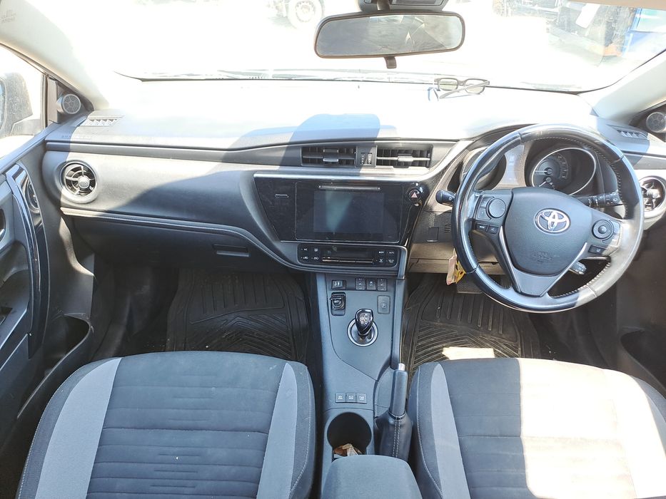 Dezmembrez dezmembrez Toyota Auris hibrid cod motor 2ZR-FXE