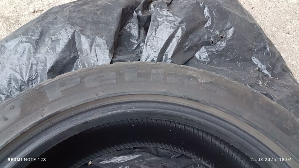 Продавам зимни гуми 235 45 18