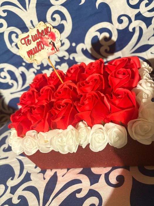 Aranjament floral din trandafiri de săpun