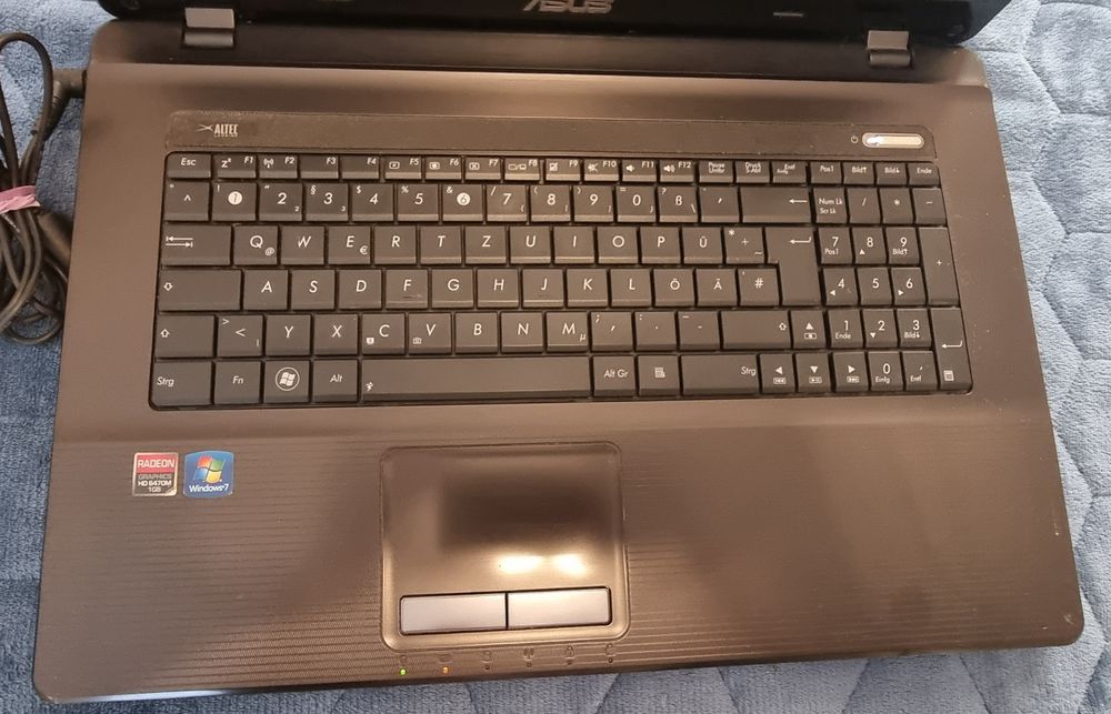 Лаптоп Asus X73B 15,6 за части