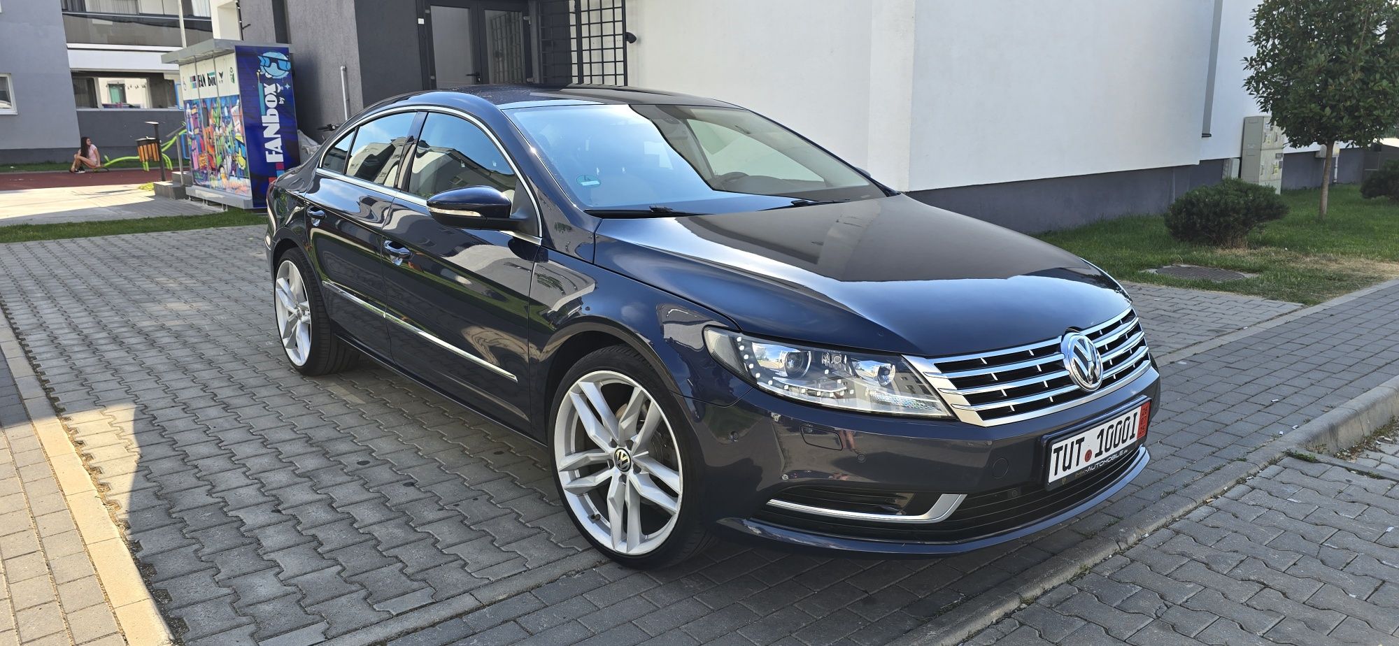 Volkswagen Passat CC 2.0 TDI 177 CP

Bi-Xenon + LED
Dubluclimatronic
N