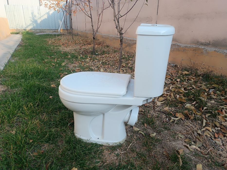 Продам унитаз буу в хорошем состоянии.