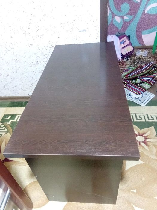 Kompyuter stol sotiladi