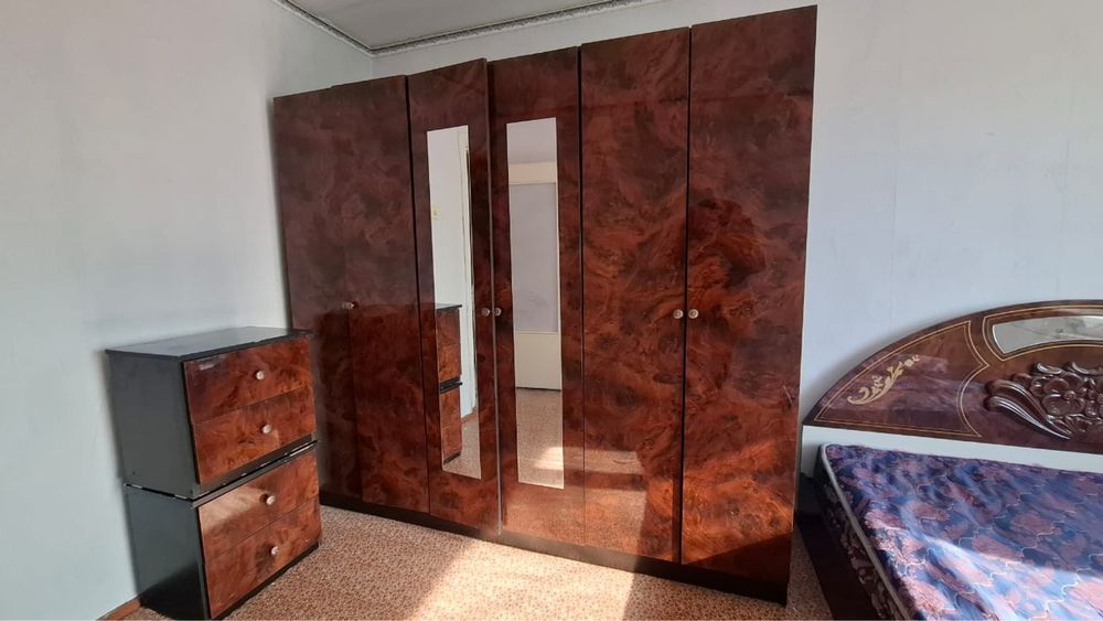 Спальный гарнитур