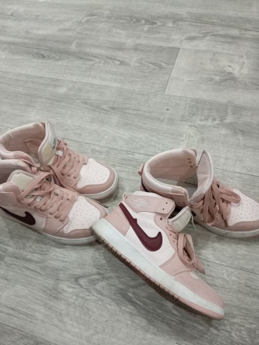 Кроссовки в хорошем состоянии.