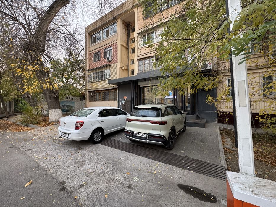 ЦУМ | Бон кафе - Продается нежилое помещение вдоль дороги 164м2