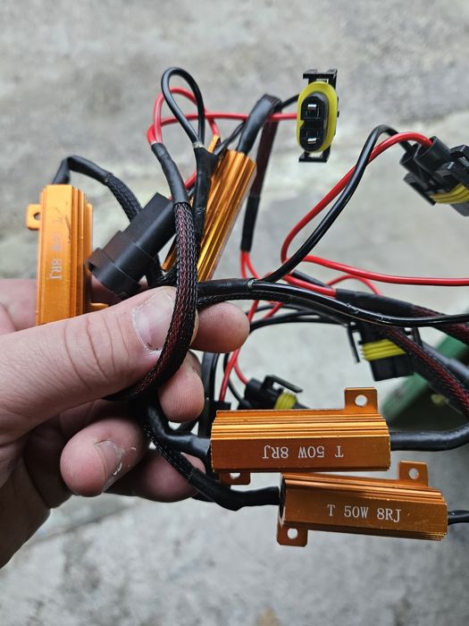 Лед крушки H8 и товарни съпротивления