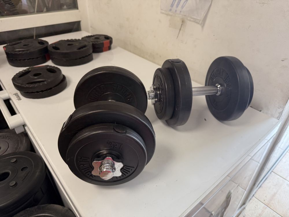 Gantere reglabile noi Germany, set 10 kg+10 kg=20 kg. Pret promo 150 l