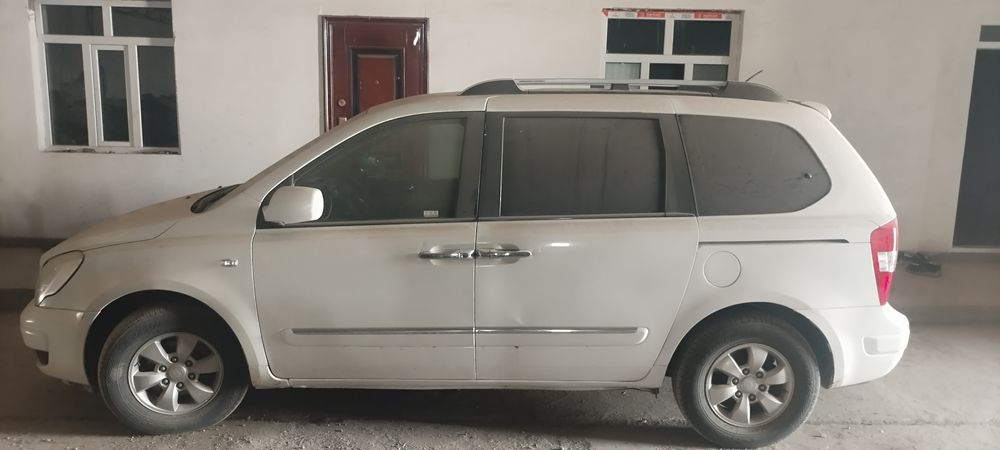 Кия карнивал 2006