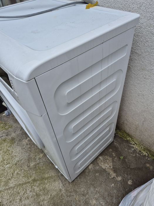 Mașină de spălat rufe BEKO cuvă defectă